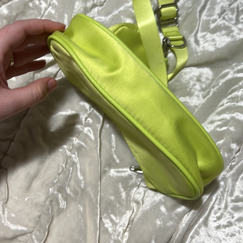 Crossbody - Picture 4 of 8